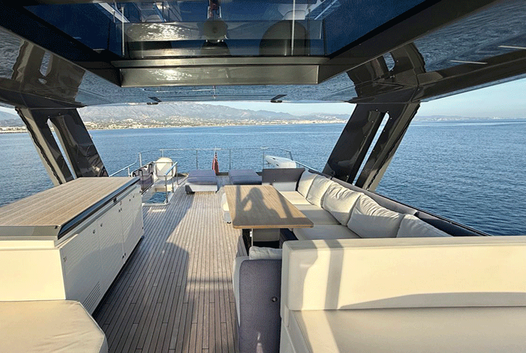 Ferretti Yachts 780